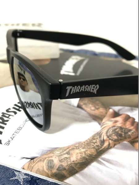 画像3:  THRASHER サングラス RADICAL ラディカル ブラックxスモーク (3)